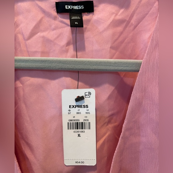 Express Pink Wrap Blouse NWT - Picture 3 of 4